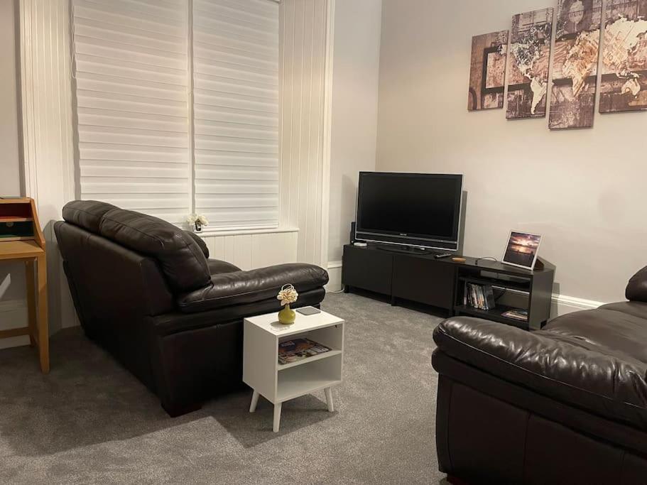 דירות Bonhill 5 Minutes From Loch Lomond - Newly Renovated Ground Floor 1-Bed Flat מראה חיצוני תמונה
