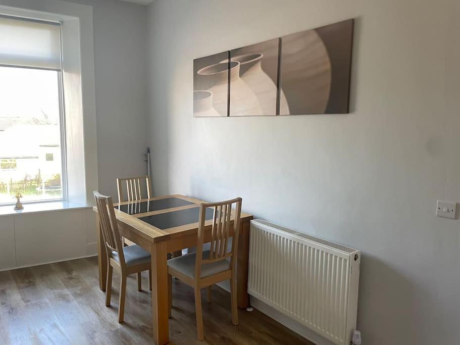 דירות Bonhill 5 Minutes From Loch Lomond - Newly Renovated Ground Floor 1-Bed Flat מראה חיצוני תמונה